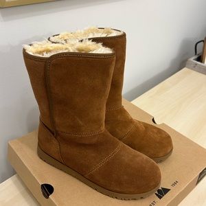 BRAND NEW McKinley wool winter boots, size 8